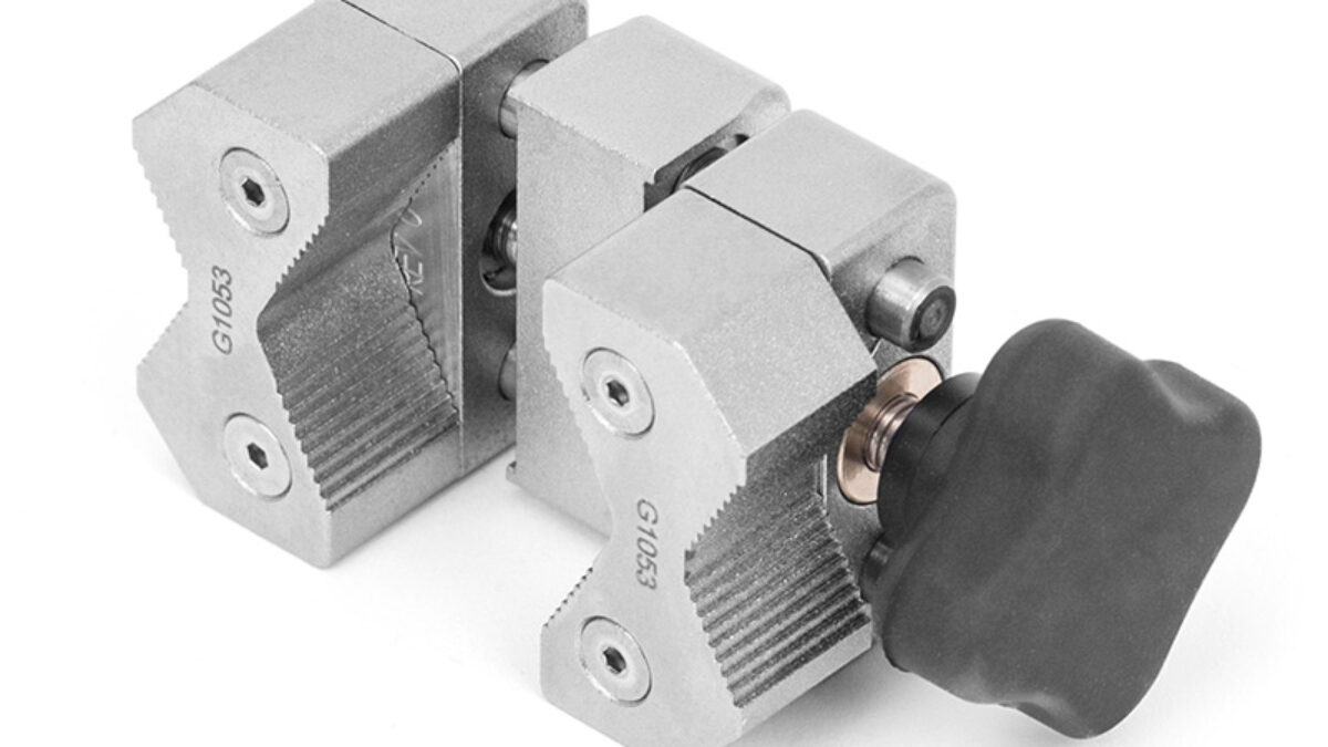 V-Jaw Grip for Pull and Compression Force Testing - G1053 - Mark-10